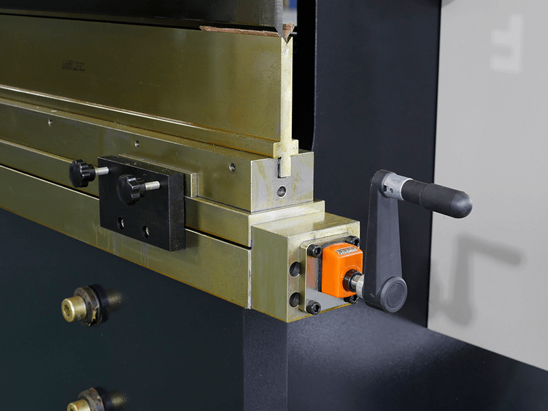 DELEM DA53T Touch Color CNC System