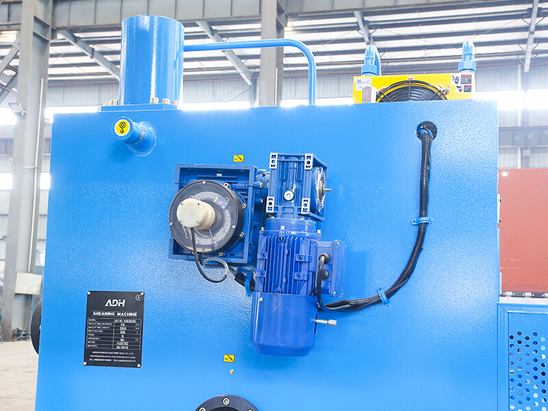 Motorized Cutting Angle Adjustment