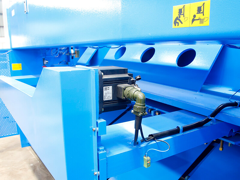 Motorized Cutting Angle Adjustment