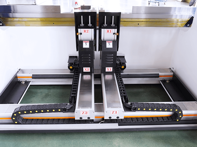 DELEM DA58T Color 2D graphical CNC System