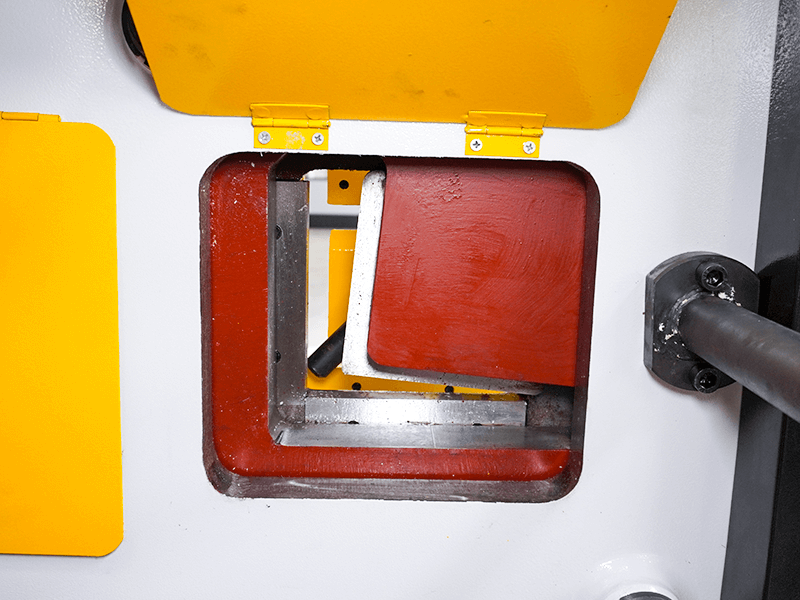 Angle Cutting Station