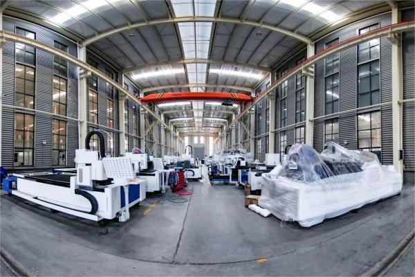 Single Surface Laser Cutting Machine Assembly Workshop