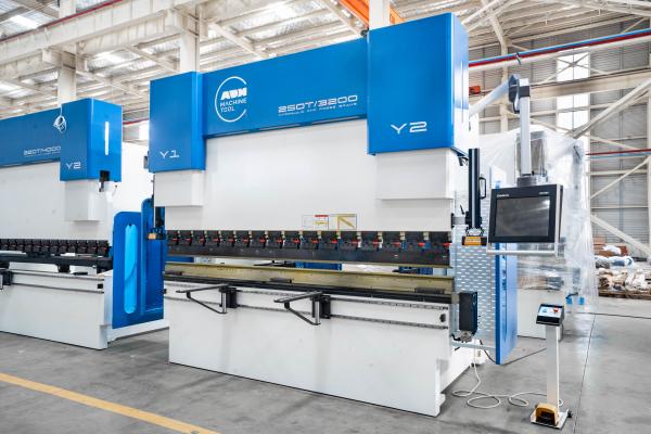 ADH 250T-3200 CNC Press Brake with Delem DA58T Controller
